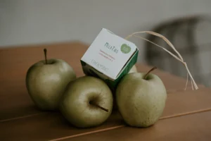 Melatiro - Shampoo Solido Rinforzante alla Mela 2 in 1